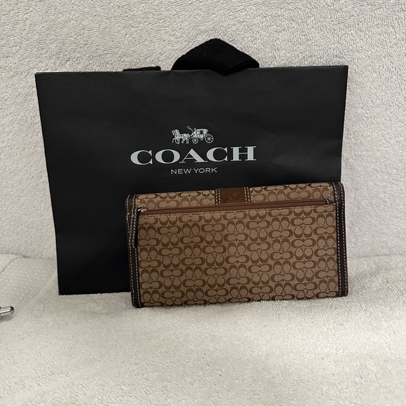 Coach Brown Signature Wallet - Picture 4 of 9